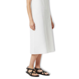 Flate damesandaler med kryssende gullremmer, chic, elegante og komfortable