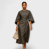 Sara – Elegant kjole med ermer