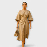 Sara – Elegant kjole med ermer