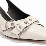 Slingback-pumps med spiss tå i kunstskinn med metalldetaljer for dame