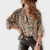 Vanessa – Moderne bluse med leopardtrykk
