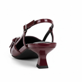 Slingback-pumps med lav hæl i lakkskinn med spiss tå for dame