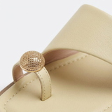 Mules med blokkhæl og firkantet tå med elegant detalj for dame