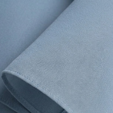Elegant aftenkjole i chiffon med lagvis volanger og rund hals