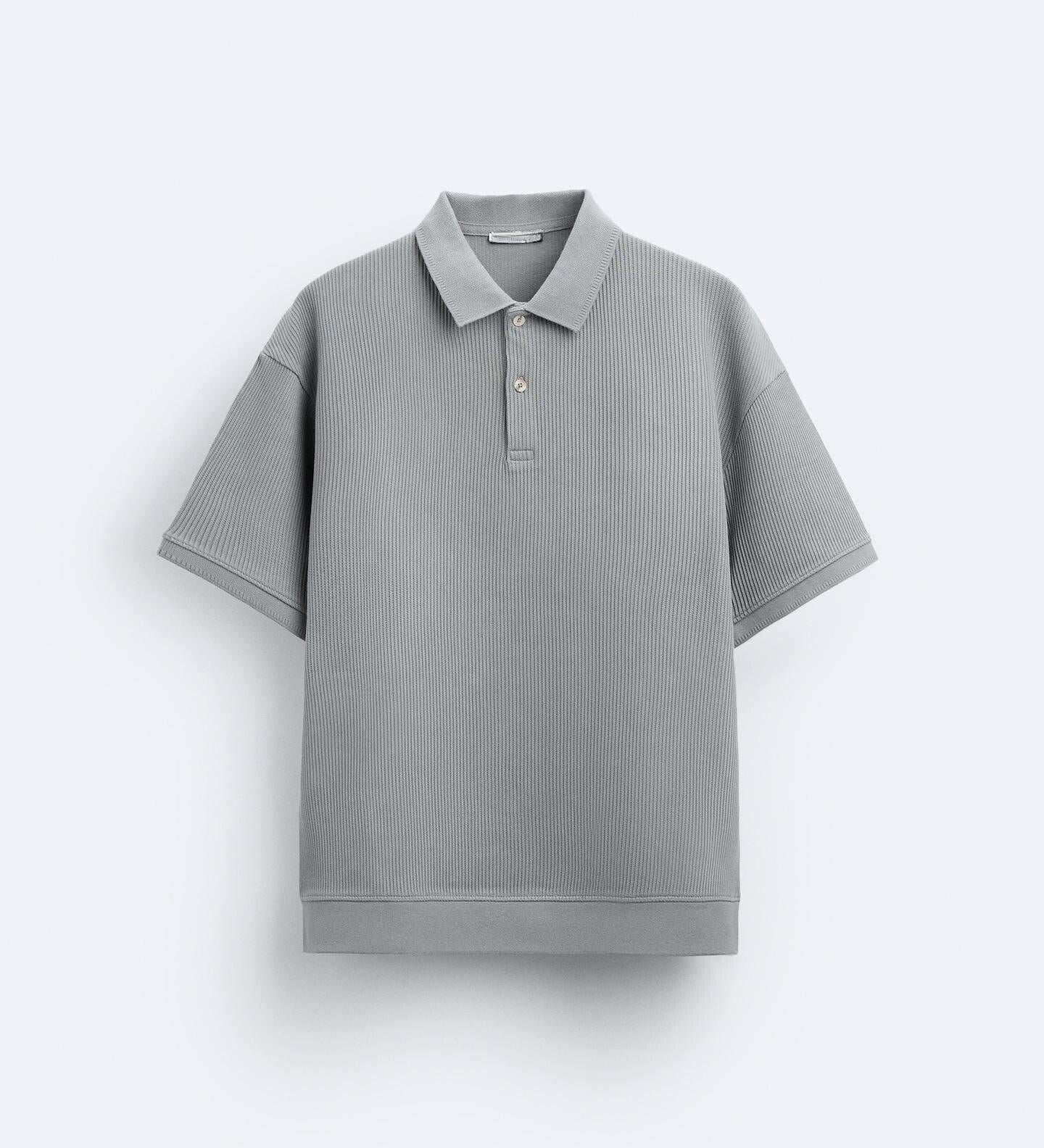 Poloskjorte med korte ermer i kremfarge – minimalistisk og behagelig