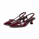 Slingback-pumps med lav hæl i lakkskinn med spiss tå for dame