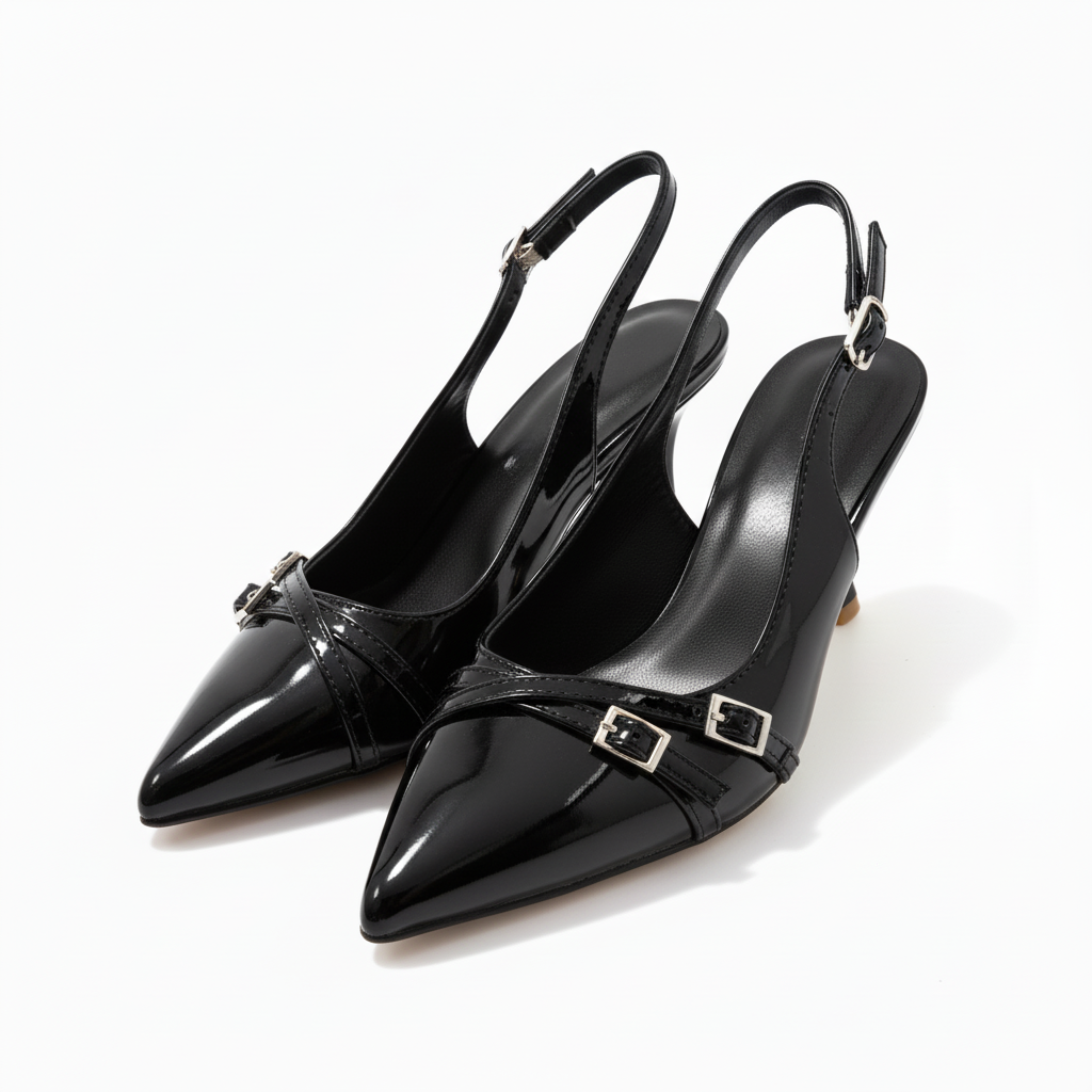 Slingback-pumps med spiss tå i lakkert kunstskinn med remmer for dame