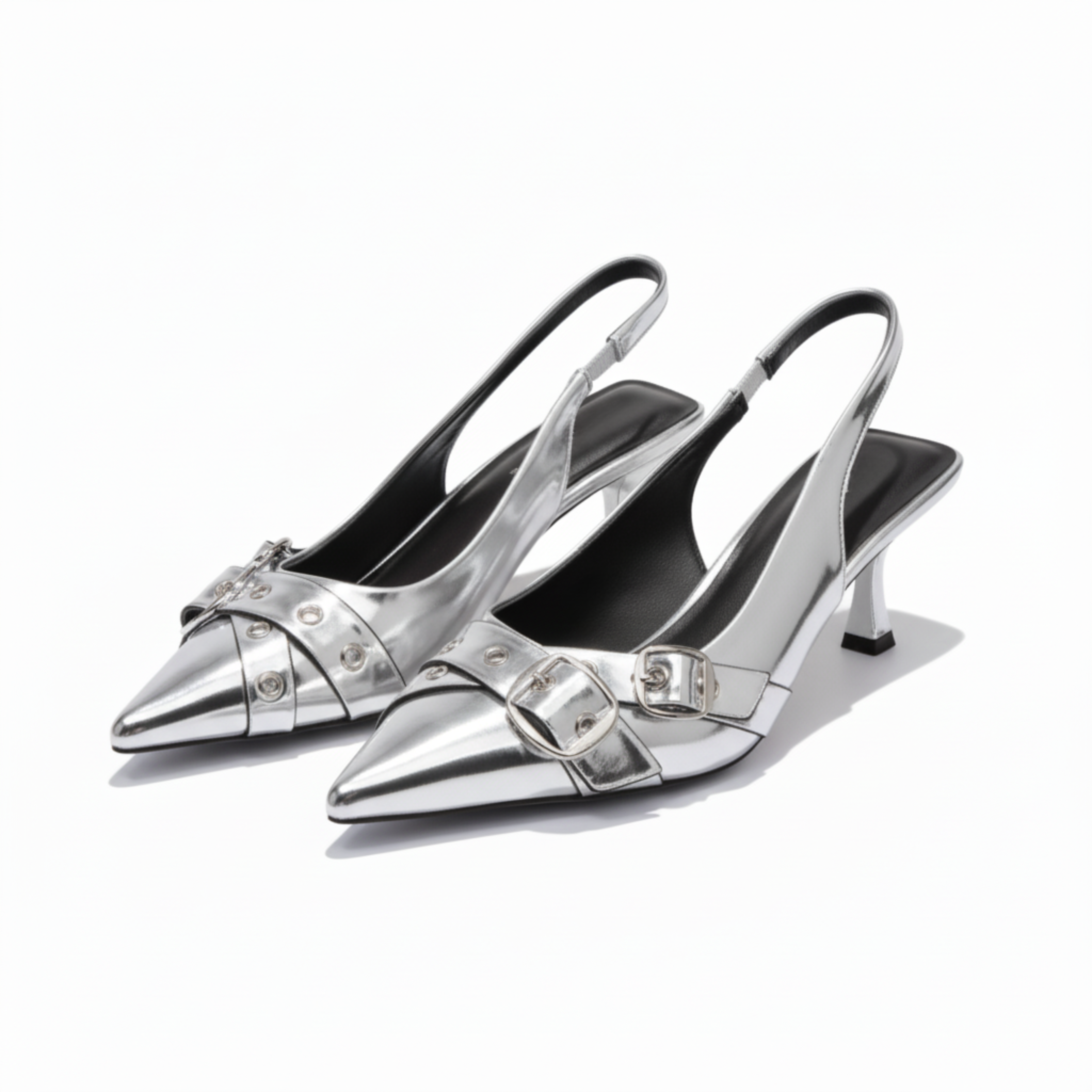Slingback-pumps med spiss tå i kunstskinn med metalldetaljer for dame