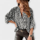 Vanessa – Moderne bluse med leopardtrykk