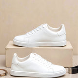 Minimalistiske hvite sneakers – Perfekte for alle anledninger