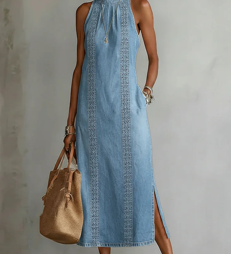 Julie – Denimkjole med vintage blondedetaljer