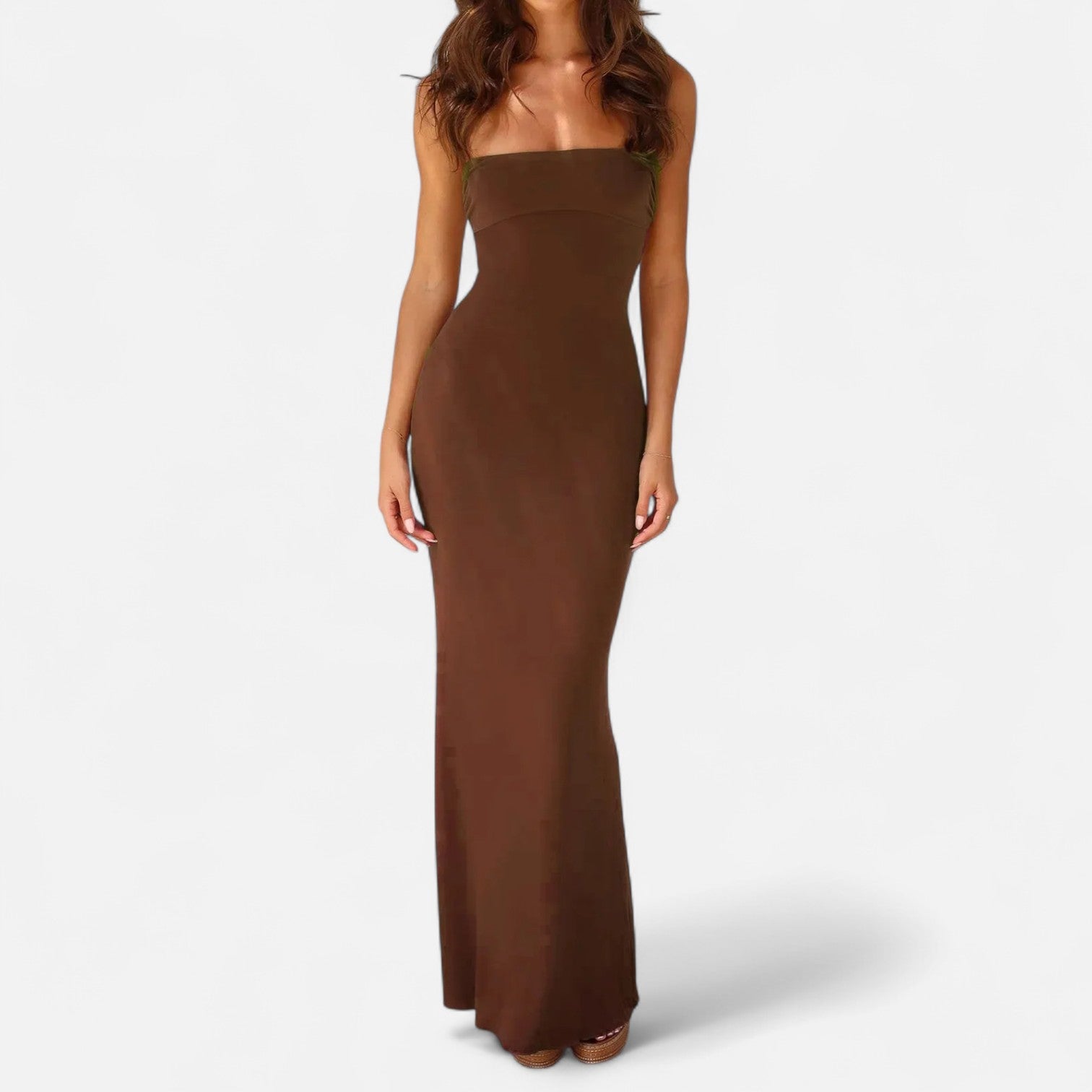 Ancienne Monde – Lang kjole åpen rygg for dame – elegant draperi, moderne kveldssjarm