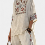 Tiril – Essensiell brodert bluse og vide bukser